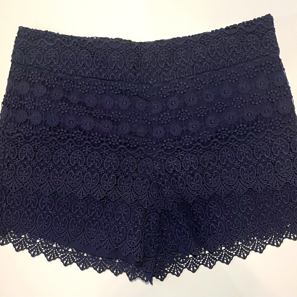 Ann Taylor LOFT The Riviera Scalloped Navy Blue Shorts Size 6 NWT